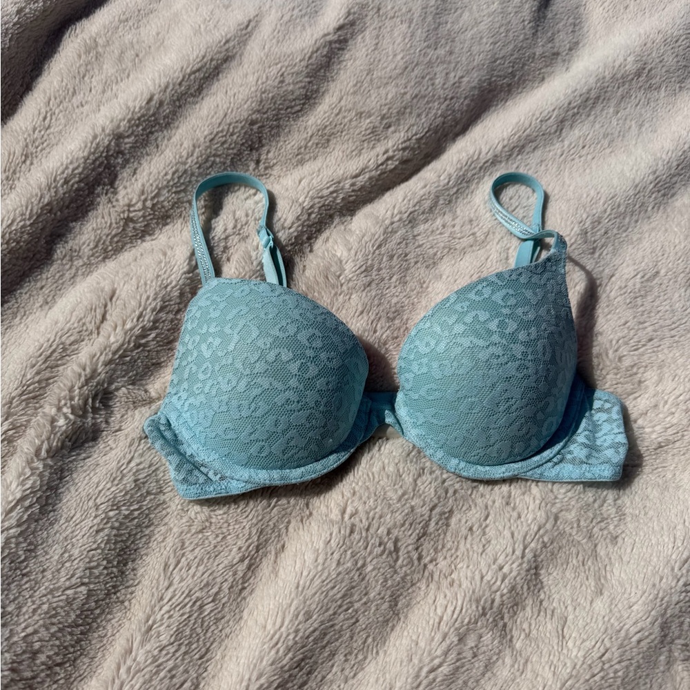 PINK Victoria's Secret Light Blue Lace Push-Up Bra with Animal Print